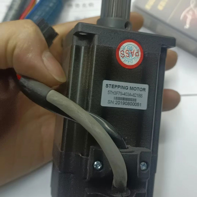 Двигун DAHAO 57H3F79-403A-821BS Закритий ланцюг A15 X Осі Китайська машина для обшивки EDH03-57H3F79-403A-821BS